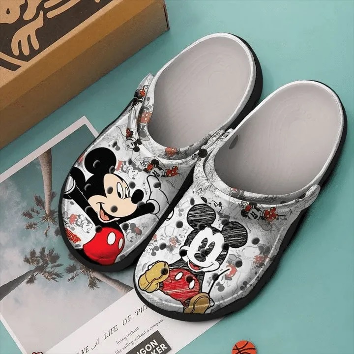 Amazon Mickey Mouse Painting Crocs Clog Shoes 2 Amazon Mickey Mouse Painting Crocs Clog Shoes