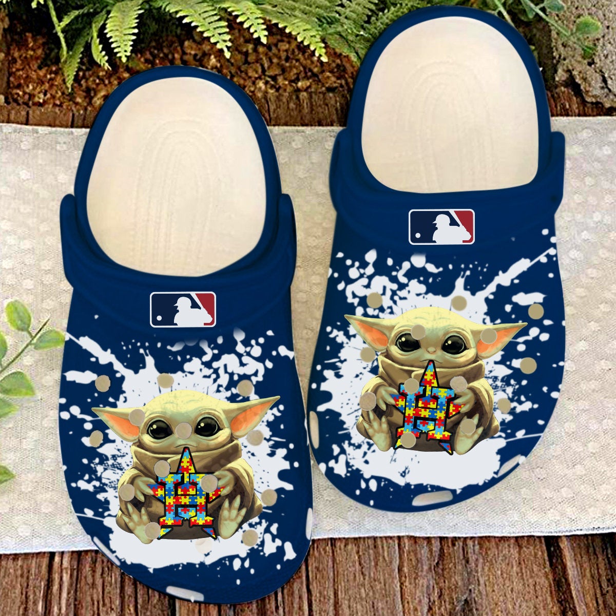 Houston Astros Baby Yoda Autisms Crocs Clog Shoes 2 Houston Astros Baby Yoda Autisms Crocs Clog Shoes